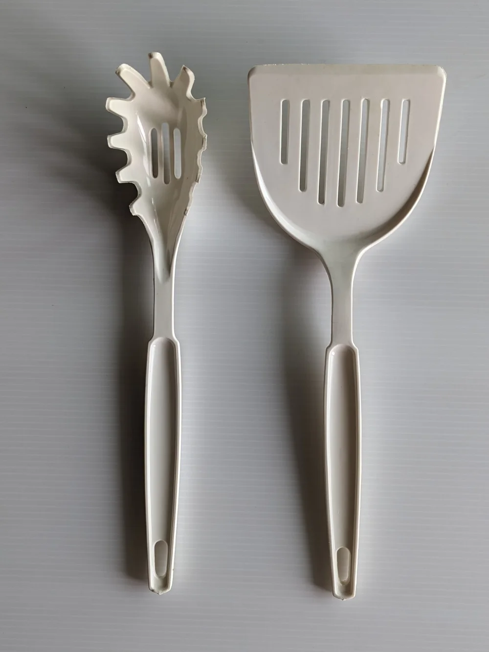 Vintage EKCO Spatula & Spaghetti Server Almond MCM Retro Kitchen USA Nylon